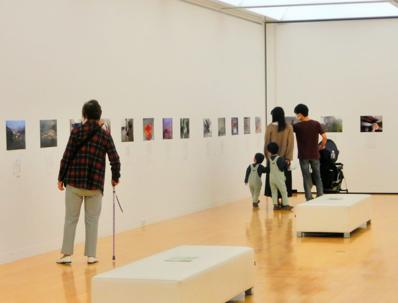 横浜市立山内小学校５年生による「写真と俳句展」