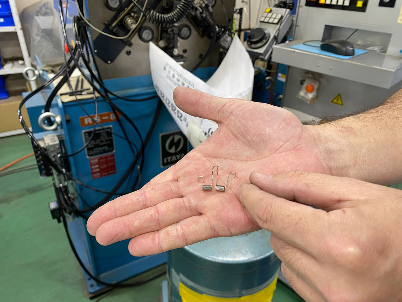 ミカワ精機の隣にある「日生発條(株)」